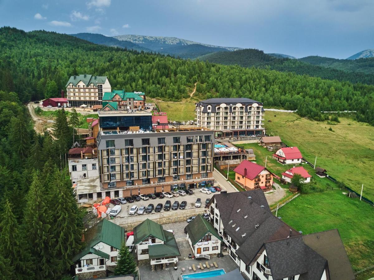 Fomich Residence Boekovel Buitenkant foto